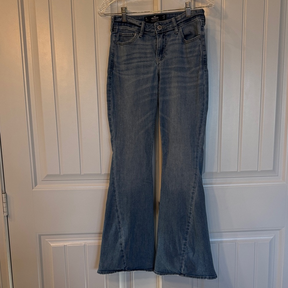 Hollister Women's Flare Jeans in Medium Blue Wash